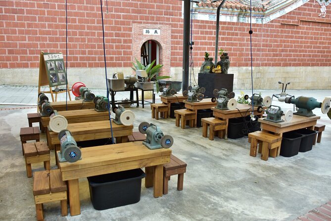 Yilan 1-Day Private Tour to Kavalan Whisky & Cultural Gems - What the private format changes